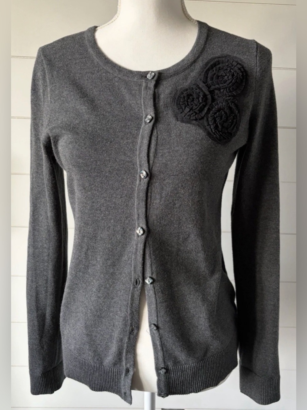 Eddie Bauer Cardigan Sweater Gray Button Flower Embellished Womens S small